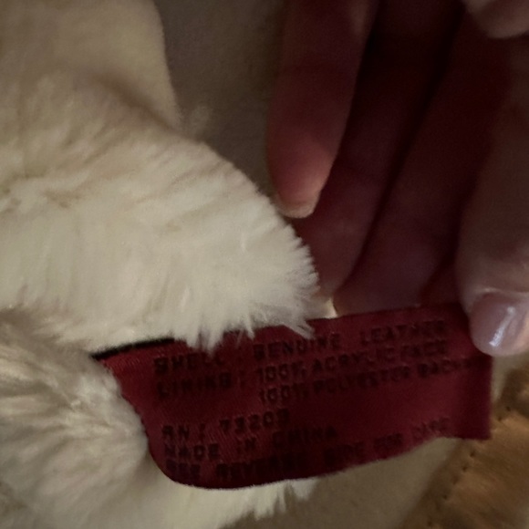 Very heavy and warm Genuine leather women coat /jacket . Looks like new - Picture 12 of 12